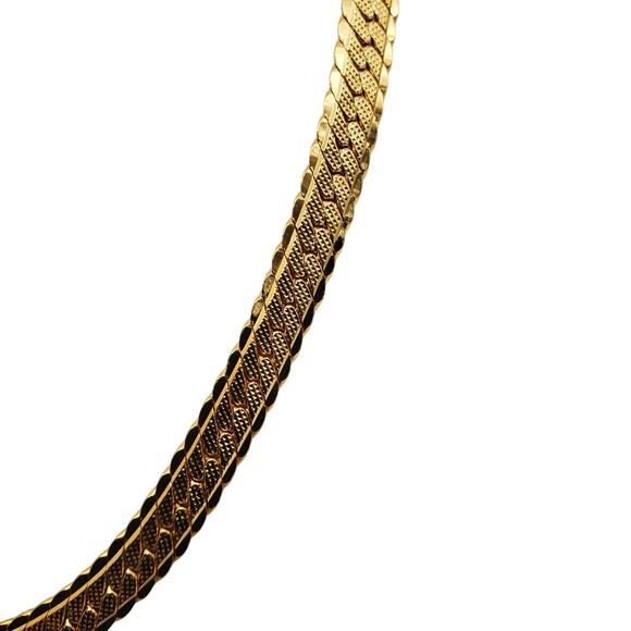 Vintage Monet Gold Tone Herringbone Chain Necklace Designer Signed Retro 1980s - Picture 8 of 8